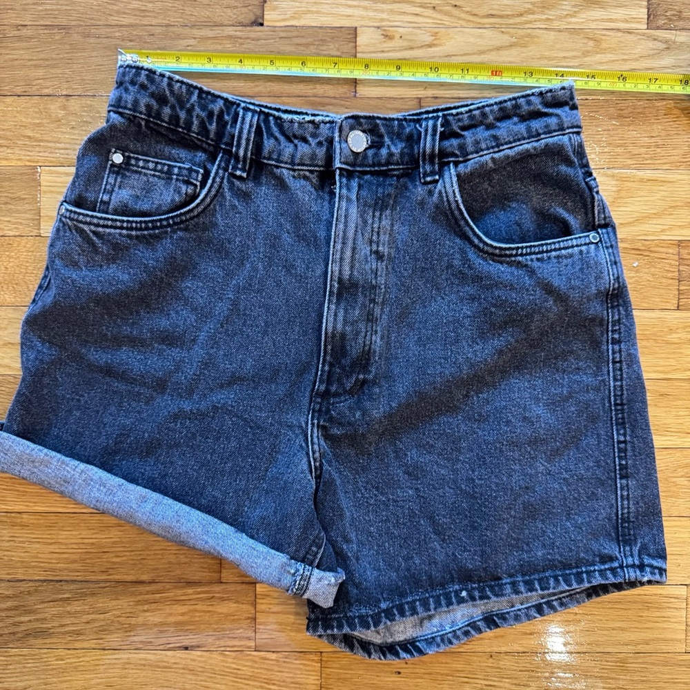 Zara Black Jean Shorts High-Waisted Casual